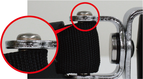 良品:リベットが球面形状に両側潰れている